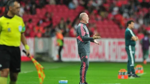 Mano Menezes fala sobre impedimento marcado em gol do Internacional (Foto: Ricardo Duarte/SC Internacional)