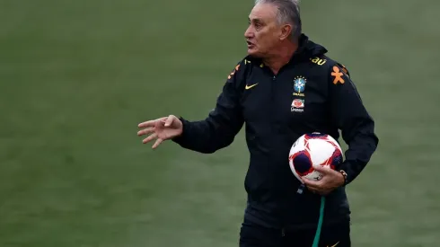 Tite pode ter desfalque importante na Seleção Brasileira; Guilherme Arana machucou o joelho