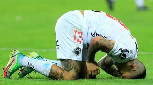 Com Arana fora da Copa do Mundo no Qatar, três laterais disputam vaga na seleção