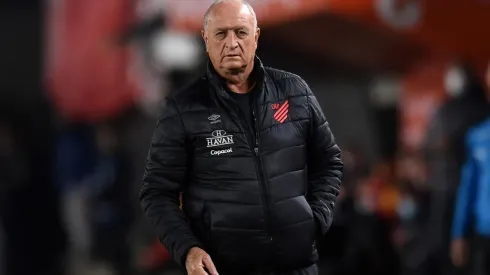 Felipão conta que brigar para o Athletico-PR terminar no G4 do Campeonato Brasileiro (Foto: Marcelo Endelli/Getty Images)
