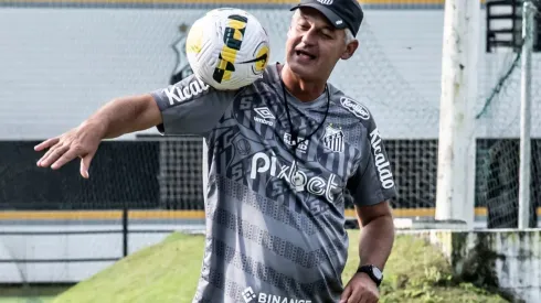 Lisca Doido deixou o Santos e em poucas horas foi para o Avaí