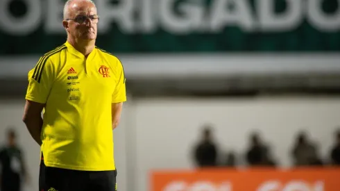 Dorival Júnior explica o motivo para usar dosar jogadores do Flamengo nas competições (Foto: Andressa Anholete/Getty Images)