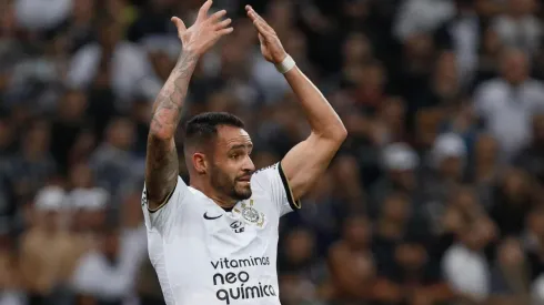 Renato Augusto acredita que o apoio da torcida pode levar o Corinthians a final da Copa do Brasil (Foto: Ricardo Moreira/Getty Images)