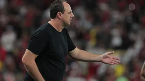 Rogério Ceni coloca o Campeonato Brasileiro como do São Paulo para afastar risco de rebaixamento (Foto: Rubens Chiri / saopaulofc.net)