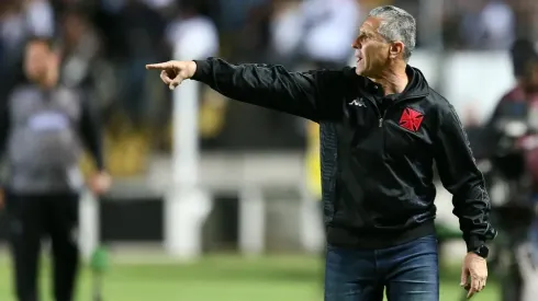 Jorginho compara a vitória sobre o Operário com a virada histórica do Vasco sobre o Palmeiras (Foto: Daniel RAMALHO/VASCO)