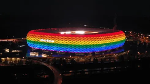 Ex-jogador e embaixador do Catar na copa do mundo, recebe várias críticas após falar sobre a homossexualidade