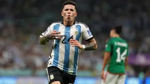 Enzo Fernández, do Benfica, deve ser vendido pelo Benfica nos próximos meses