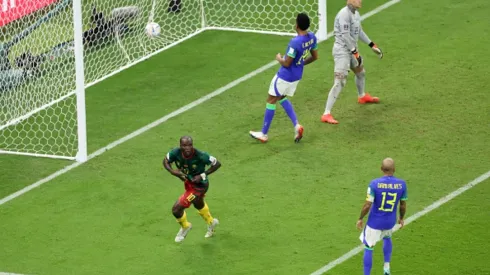 Seleção brasileira perde para Camarões, mas se mantem na liderança do grupo G