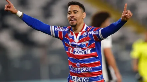 Yago Pikachu, em campo pelo Fortaleza (Foto: Getty Images)