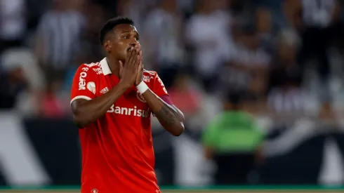 Santos encerrou negociações por Edenilson