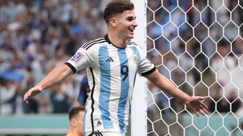 Julian Álvarez igualou recorde de Pelé