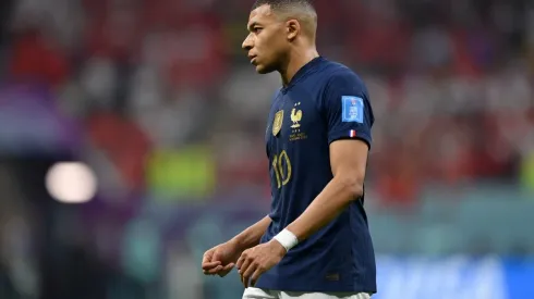 Treinador argentino sugere bater em Mbappé na final da Copa do Mundo