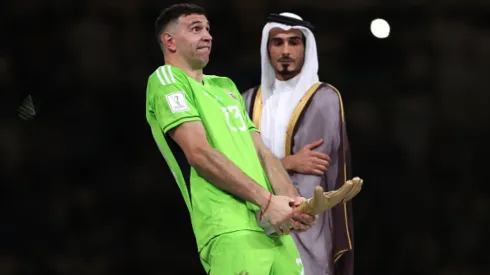 Goleiro da Argentina se explica após gesto obsceno para a torcida francesa