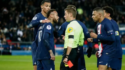 Neymar está suspenso do duelo contra o Lens no próximo domingo.