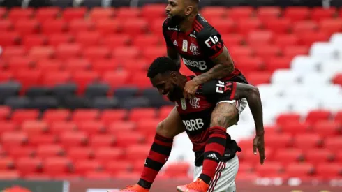 Gabigol festeja a volta de Gerson ao Flamengo