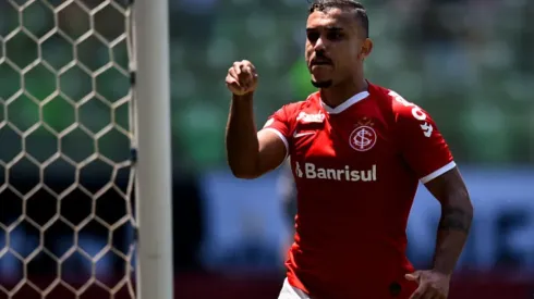 William Pottker aciona o Cruzeiro na Justiça e cobra bolada do clube