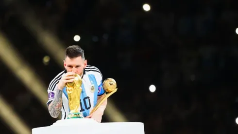 Um mês após a conquista da copa do mundo Messi publica texto emocionado em suas redes sociais
