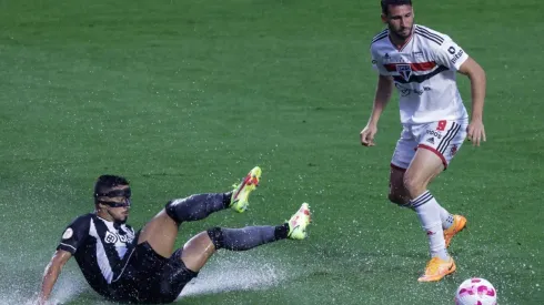 Jonathan Calleri, em campo pelo São Paulo (Foto: Getty Images)
