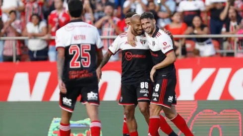 Jogadores do São Paulo comemoram gol (Foto: Getty Images)
