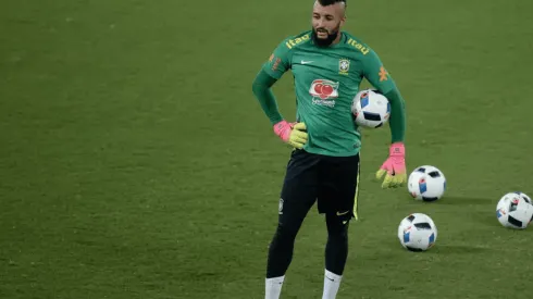 Clube brasileiro acerta a contratação do goleiro Alex Muralha, ex-Flamengo e Seleção Brasileira