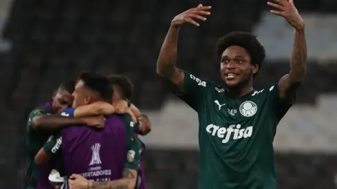 Luiz Adriano pode voltar ao Brasil, dessa vez para vestir a camisa do Internacional
