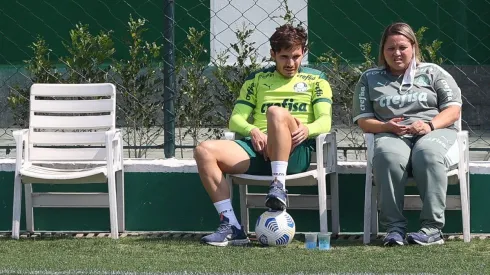 Gisele Silva, psicóloga do Palmeiras, conversa com Raphael Veiga