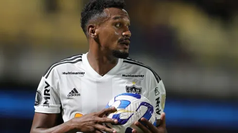 Edenilson culpou estádio vazio pelo empate na estreia do Atlético-MG pela Libertadores