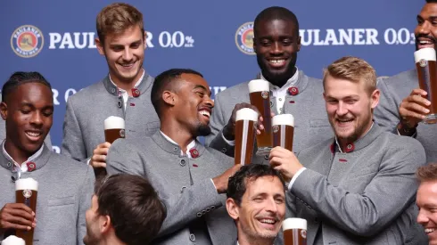 FC Bayern Muenchen And Paulaner Photo Session