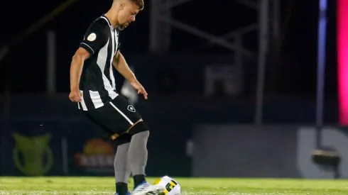 Lucas Fernandes não se cala e manda a real sobre as expulsões do Botafogo