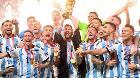 Jogadores da Argentina ganharam celular foleado a ouro no valor de R$ 210 mil