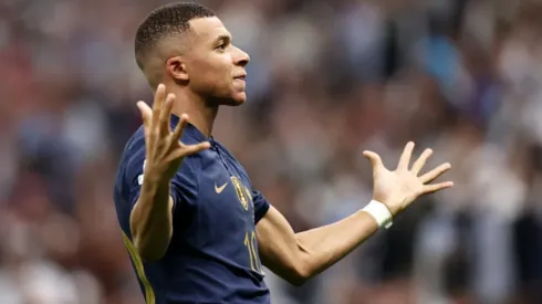 Kylian Mbappé é uma pessoa singular dentro e fora do campo.