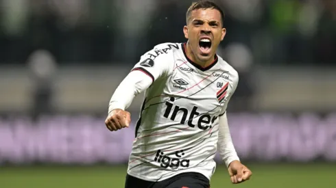 Proposta chega e Athletico-PR pode vender David Terans para gigante brasileiro