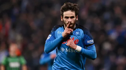Khvicha Kvaratskhelia pode pintar em gigante da Premier League