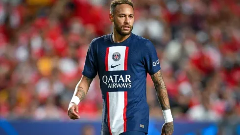 Cirurgia de Neymar foi um sucesso, segundo o departamento médico do PSG