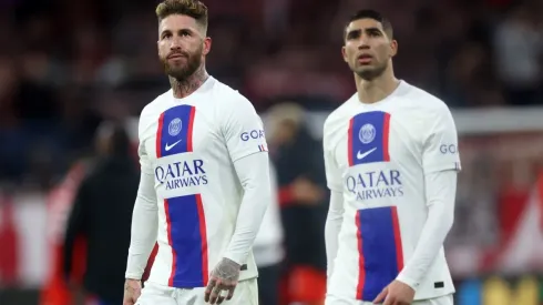 Sérgio Ramos (esq) é especulado no Al-Nassr, time de Cristiano Ronaldo