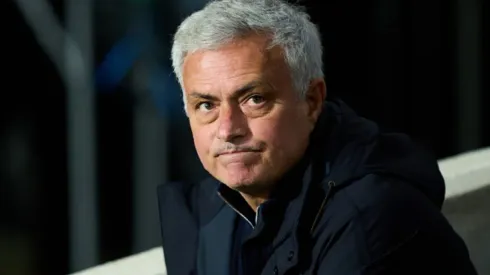 Mourinho decidiu permanecer na Roma.