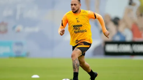 Com Fernando Lázaro sofrendo pressão, Maycon surpreende faz pedido para o Corinthians