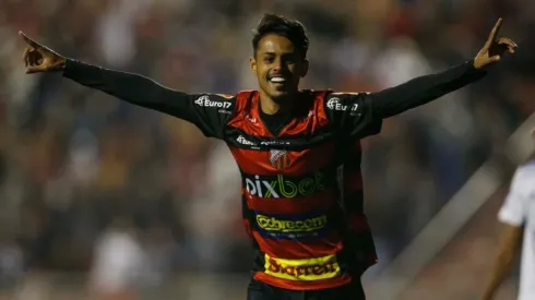 Disputado por Internacional, Vasco, Santos, Fortaleza, São Paulo e Botafogo, Gabriel Barros define seu futuro e fecha com gigante brasileiro