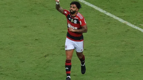 Vai sair? Na mira do Sevilla e criticado pela torcida, Flamengo decide futuro de Gabigol