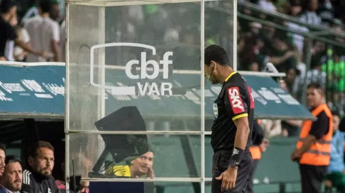 Foto: Robson Mafra/AGIF - Árbitros brasileiros