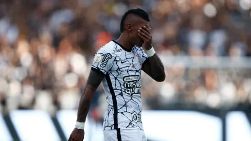 Paulinho disse que pode jogar de centroavante no Corinthians