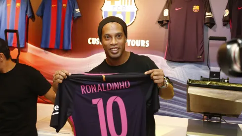 Ronaldinho Gaúcho divulgou playlist das músicas que ouvia no Barcelona (Photo by Jeff Zelevansky/Getty Images for FC Barcelona)