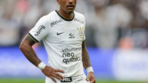 Luxemburgo 'reinventa' Paulinho e volante deve ficar no Corinthians
