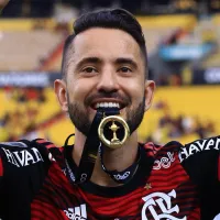 Gigante brasileiro encaminha acerto com o meia Éverton Ribeiro, do Flamengo; salário será de R$ 700 mil mensais