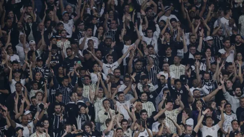 SAO PAULO, BRAZIL – MAY 02: Fans of Corinthians cheer for their team during a match between Corinthians and Independiente del Valle as part of Copa CONMEBOL Libertadores 2023 at Arena Corinthians on May 02, 2023 in Sao Paulo, Brazil. (Photo by Alexandre Schneider/Getty Images)
