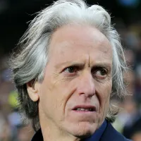 \'Vai treinar o rival do Flamengo\'; Jorge Jesus pode deixar a Arábia \'de lado\' e assinar um dos principais clubes do futebol brasileiro
