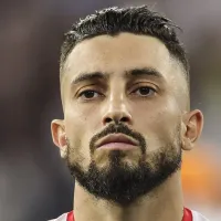 Mercado da bola: gigante do futebol brasileiro se aproxima da contratação do lateral Alex Telles, do Manchester United
