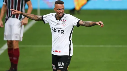 SAO PAULO, BRAZIL – JANUARY 13: Luan #07 of Corinthians celebrates after scoring the fifth goal of his team during the match against Fluminense as part of Brasileirao Series A at Neo Quimica Arena on January 13, 2021 in Sao Paulo, Brazil. (Photo by Alexandre Schneider/Getty Images)