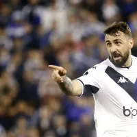 Livre no mercado após deixar o Vélez, Lucas Pratto revela conversas com gigante do futebol brasileiro: \'Vejo com bons olhos\'