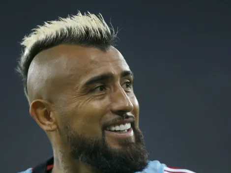 Mercado da bola: Vidal pega todos de surpresa e fecha com grande rival do Flamengo no futebol brasileiro